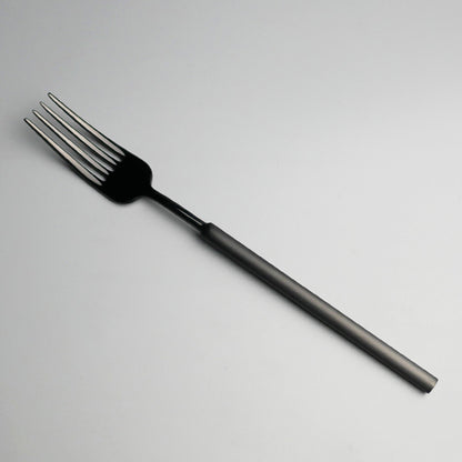 ヴィスタアレグレ　ドーモ　マットブラック　テーブルフォーク