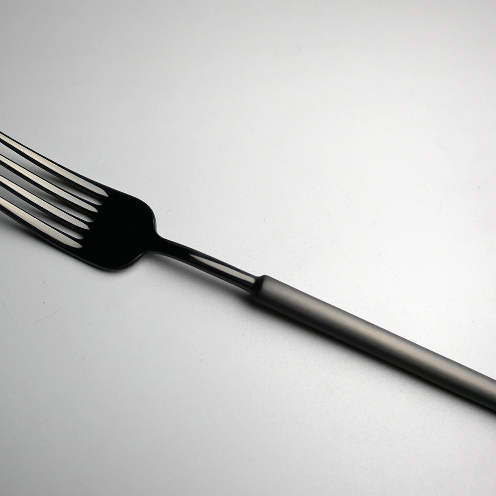 ヴィスタアレグレ　ドーモ　マットブラック　テーブルフォーク